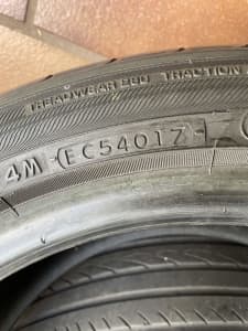 2x used 215/50/17 tyre
