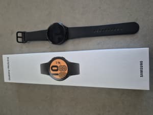 Samsung Galaxy Watch 4 (SM-R876F)