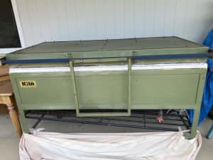 Glass Kiln, large and in good condition
