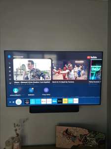 Samsung 55 Q60T QLED 4K smart tv. Comes with wall mount. 