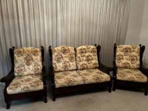 Vintage 3 pce lounge suite