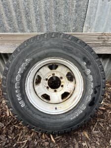 31x10.5R15 A/T Light Truck Tyre on steel Prado / Landcruiser wheel 