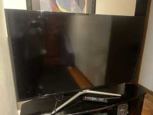 60”Samsung led FHD smart tv wifi playing YouTube Netflix good cond