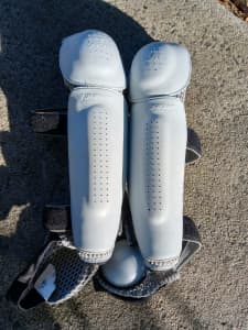 Dainese mountain bike knee shin ankle pads protection