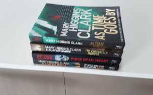 Mary Higgins Clarke New Condition Paperbacks WORTH AN INSPECTION