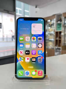 PERFECT AS NEW IPHONE X 64G SILVER WARRANTY INVOICE NO LOCKED