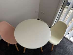 Children’s table & 2 chairs