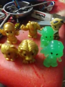 Ooshies rare mufasta gold and 6 others