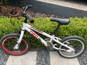 Neo 16 kids bike in great condition