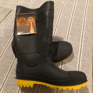 NEW KINGS BRAND SIZE 9 RUBBER BOOTS