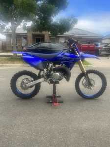 Yz85 2022 LW suit new buyer 16hrs as new