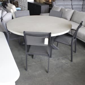 NEW SET OUTDOOR WITH 6 PIECES RRP $2799