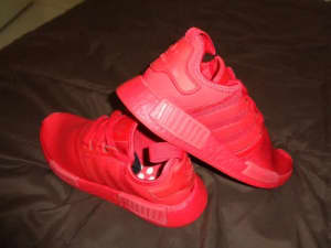 Adidas NMD R1 Scarlet Mens Sneakers in Excellent Condition. US 7.5