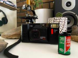 Hanimex FM35 vintage point and shoot film camera.
