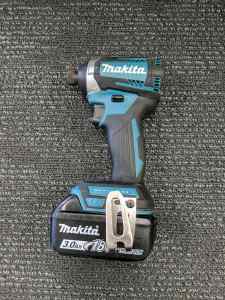 Makita Impact Drill With Battery - HL7555