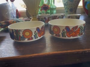 Three Bowls retro Acapulco, the rest Villeroy and Boch