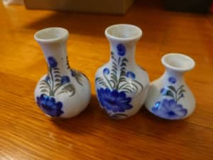 Chinese decor miniature vases