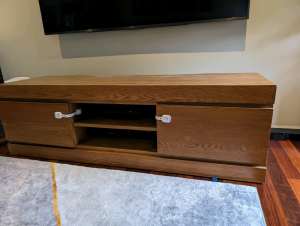 Solid timber TV/ entertainment unit