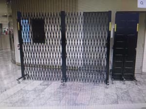 Black aluminium heavy duty retractable fence/gate