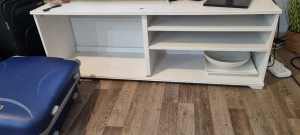 Free TV console (please refer to the pictures)