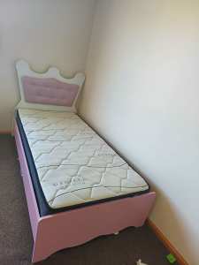 Single bed with mattress 