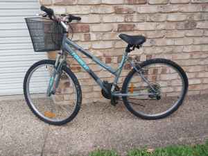 Ladies 26 inch bicycle albany ck 