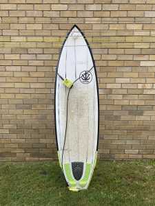 Surfboard 6’6 fish