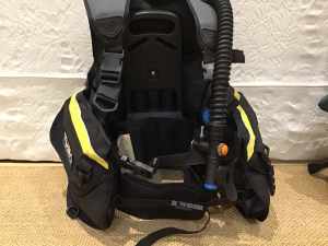 Scuba Dive Equipment - Tusa Bcd US divers regulator