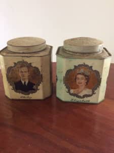 2 Vintage Royal Family tea tins - 1950s - no damage