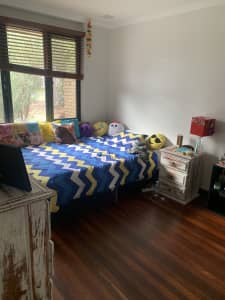 Room to rent in Vic Park!