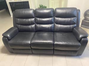 3 Seater Leather Electric Recliner in good condition