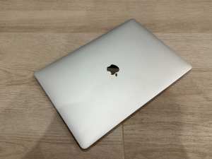 2019 16 MacBook Pro i7 512GB
