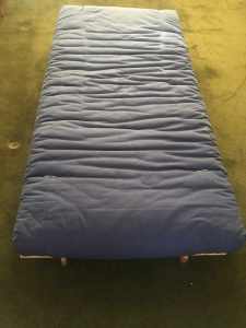 Single bed Futon mattress and solid timber base