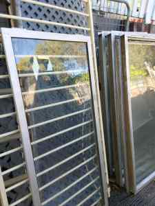 Aluminium Hinge Window x 3 Used in Great Condition 