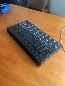 Akai MPK Mini MIDI keyboard