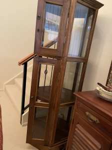 Wooden/glass display cabinet