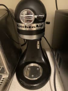KitchenAid Artisian Stand Mixer - Matte Black