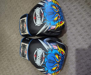 Boxing Gloves 16oz size