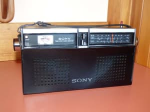 SONY TR-915 Transistor Radio twin speaker
