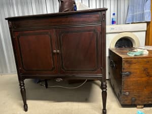 Sonora Gramophone/Turntable Cabinet Antique (fits current turntables)