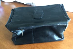 LEATHER TOILETRIES BAG WITH HINGED OPENING- HENRY BUCKS, MELBOURNE