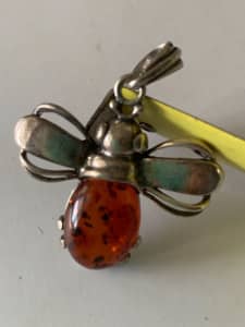 Silver/Amber Bee Pendant