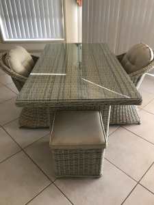 Valencia Poly Wicker Indoor/Outdoor Dining Setting