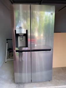LG fridge like new