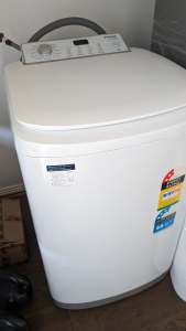 Simpson 5.5kg Top Load Washing Machine