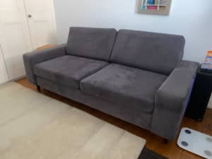 Fold Out Couch, 3-Person, Great Condition