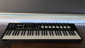 AKAI Advance 61 MIDI Controller Keyboard with MPC Pads