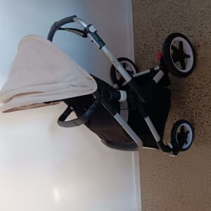 Bugaboo fox 2 with bassinet and seat