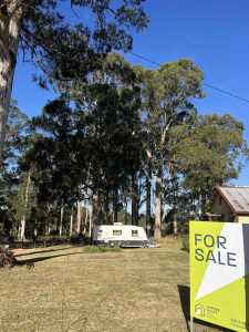 2000sqm residential land & delux caravan in Carrujung, Victoria.