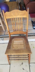 4 Colonial Spindleback chairs